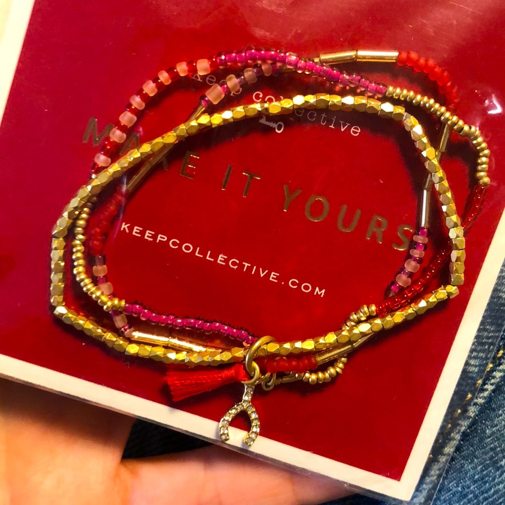 NWT Stella & Dot Bracelet Red and Gold with wishing bone charm